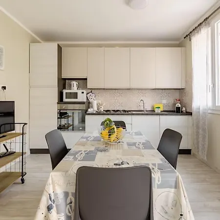 Laura Al Mare * San Bartolomeo Al Mare