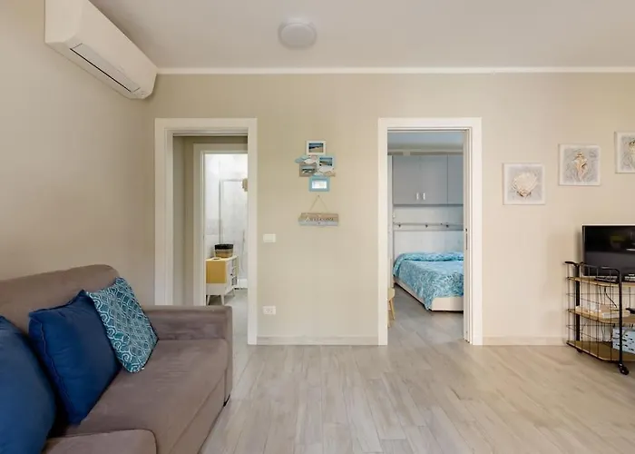 Laura Al Mare Apartment