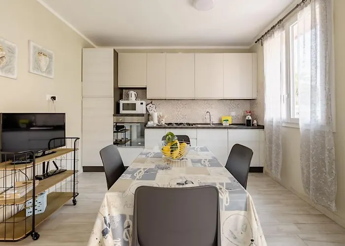 Laura Al Mare * San Bartolomeo Al Mare